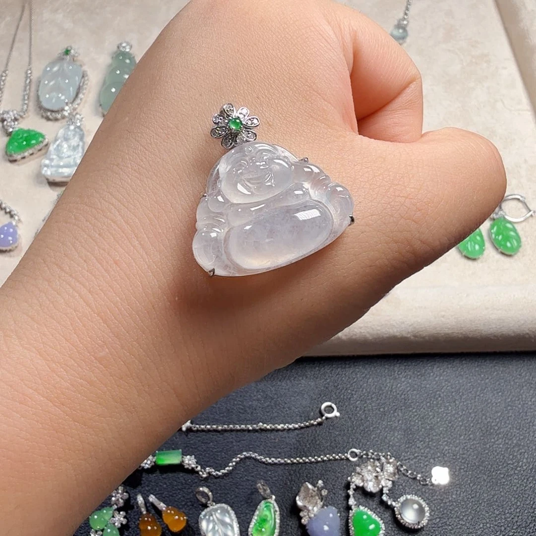 翡翠18K金镶嵌颈饰佛公