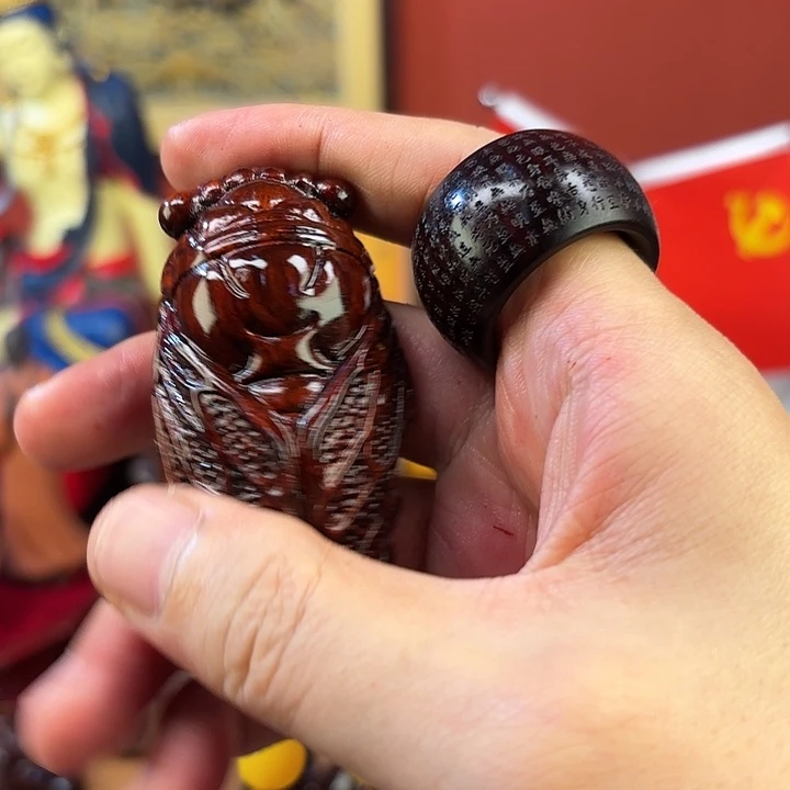非洲紫檀（红花梨）蝉