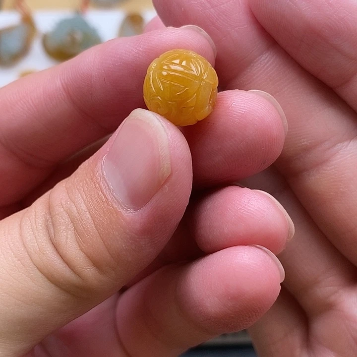 用***6定制翡翠未镶嵌珠子