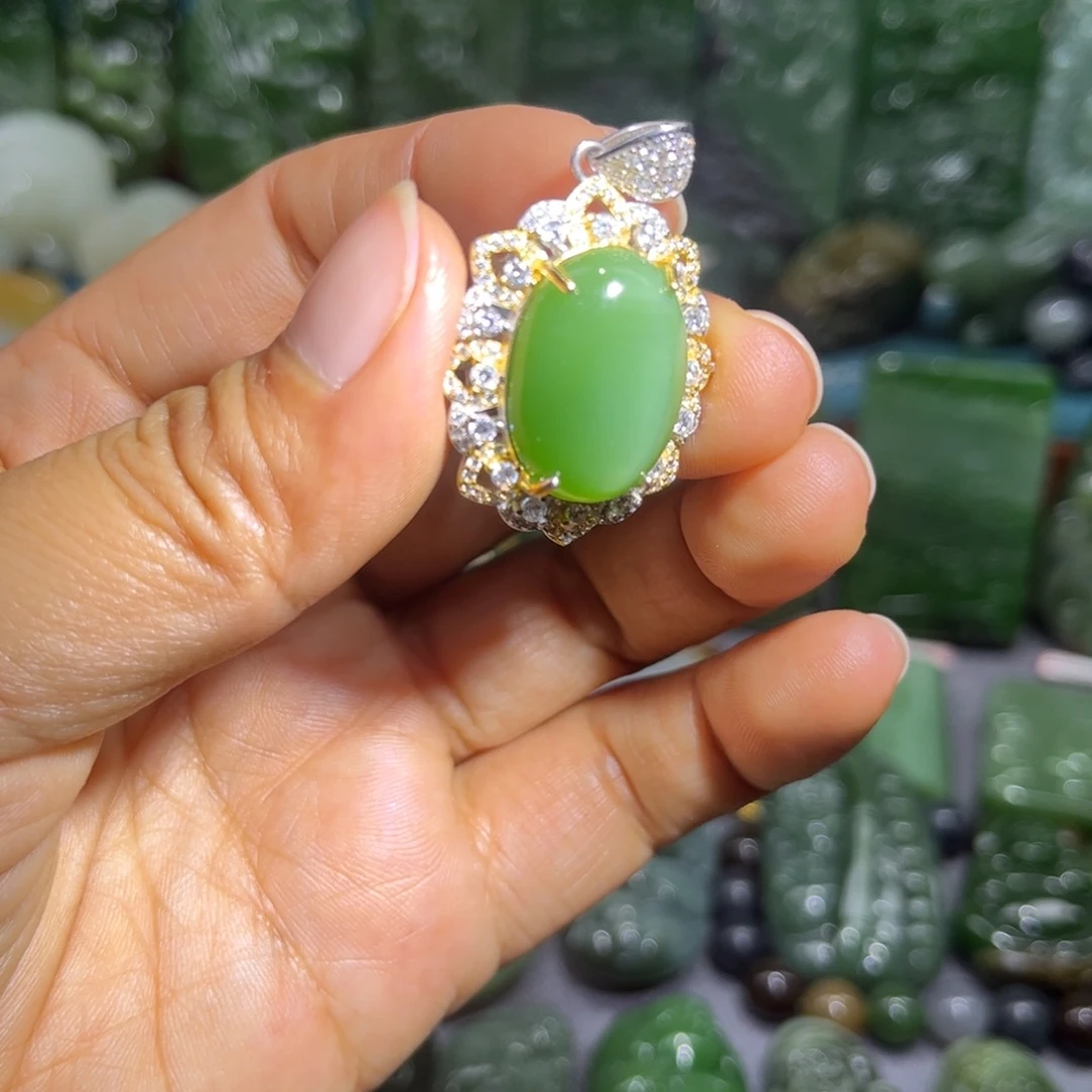 和田玉未镶嵌颈饰