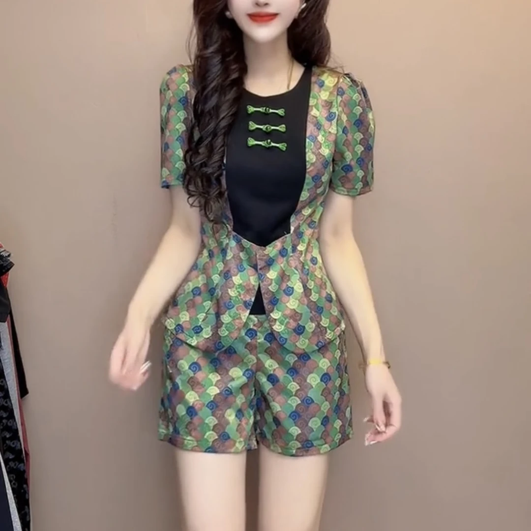 新款盘扣假两件上衣搭配短裤套装两件套