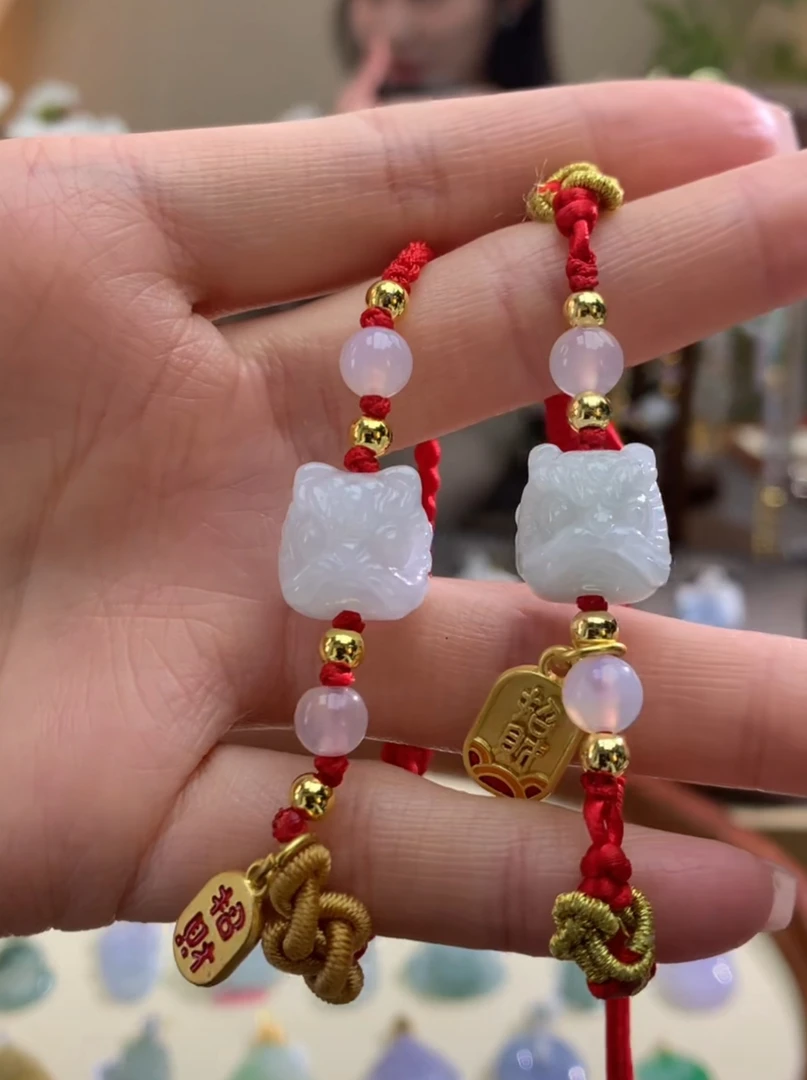 天然A货翡翠吊坠