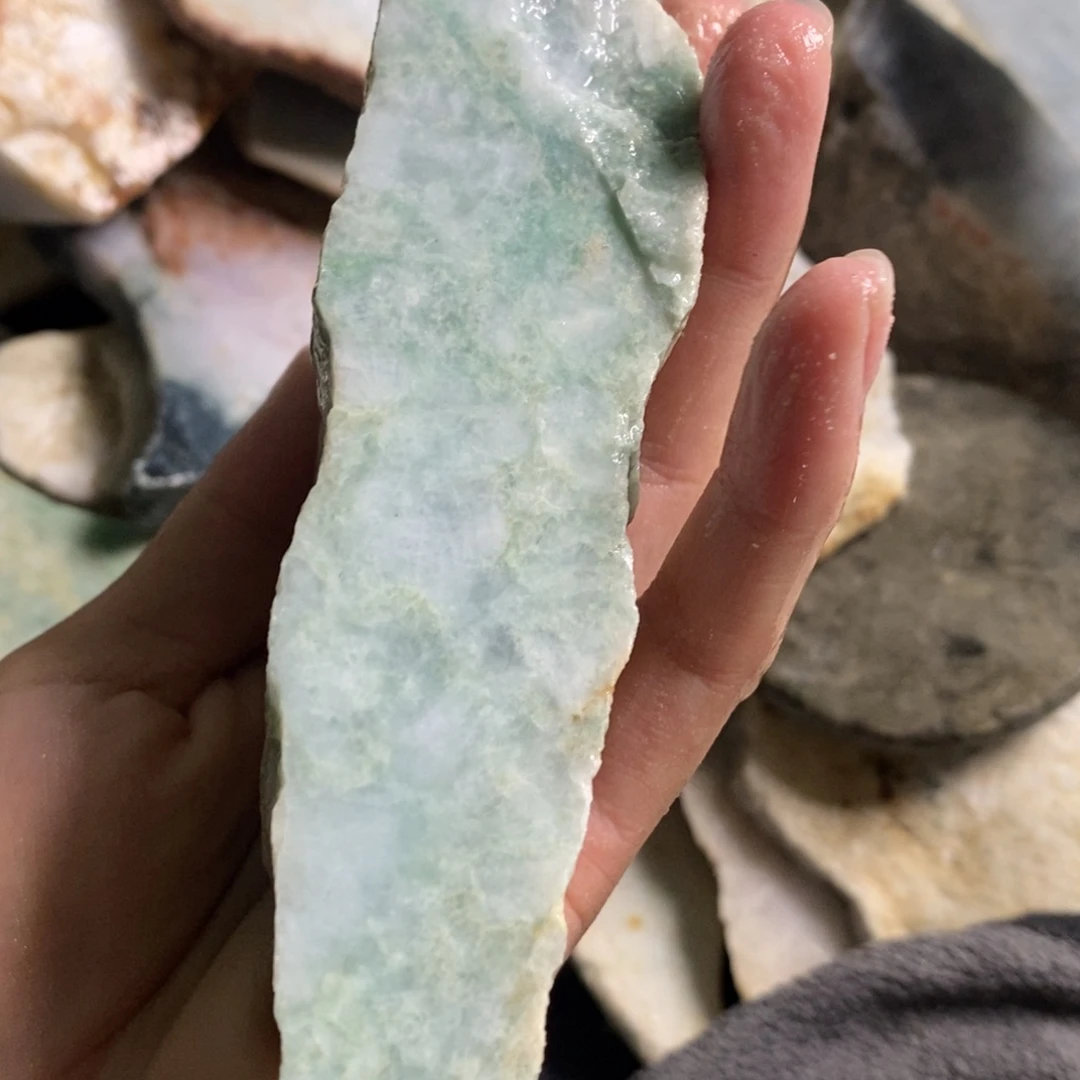颈饰未镶嵌翡翠天然