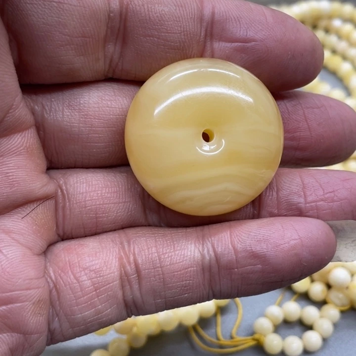 琥珀未镶嵌裸石挂件