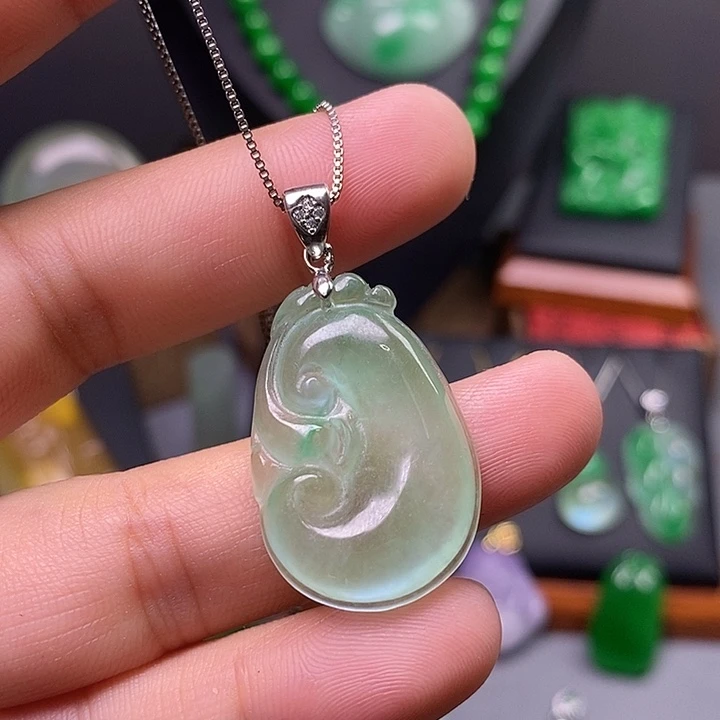 吊坠(赠链)未镶嵌翡翠