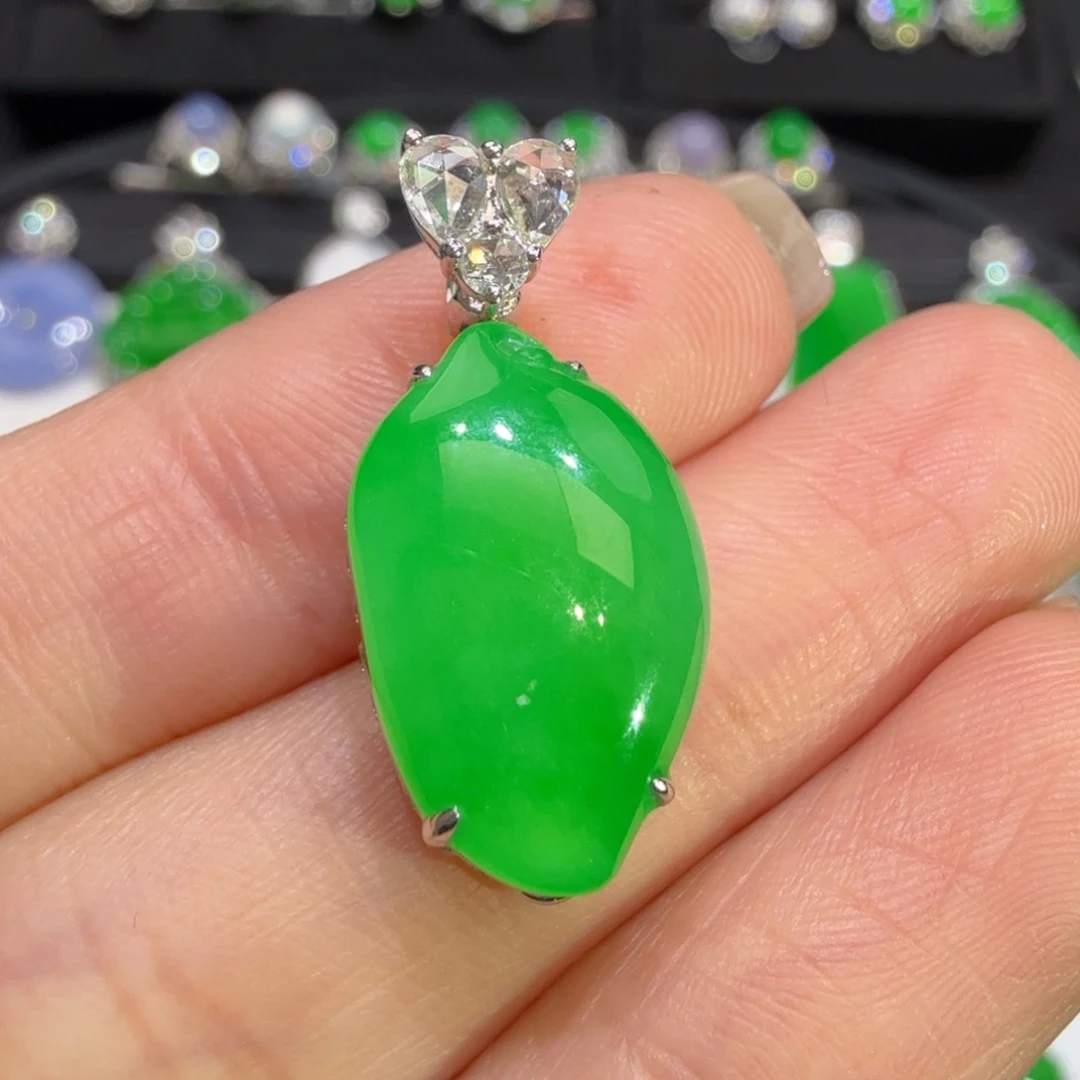 翡翠18K金镶嵌颈饰收到货48小时鉴赏期