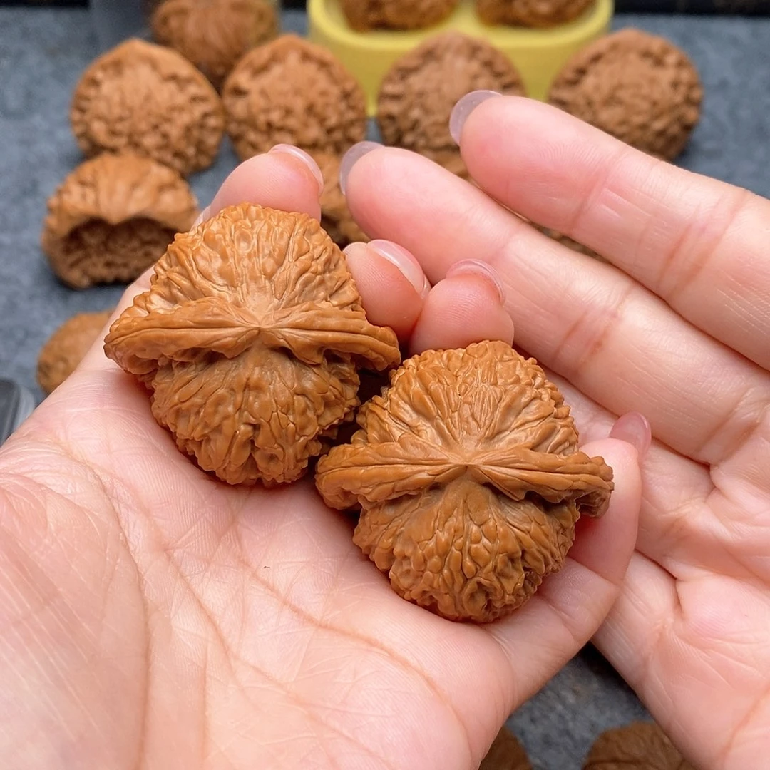 文玩核桃把件精品白狮子闷白43全品