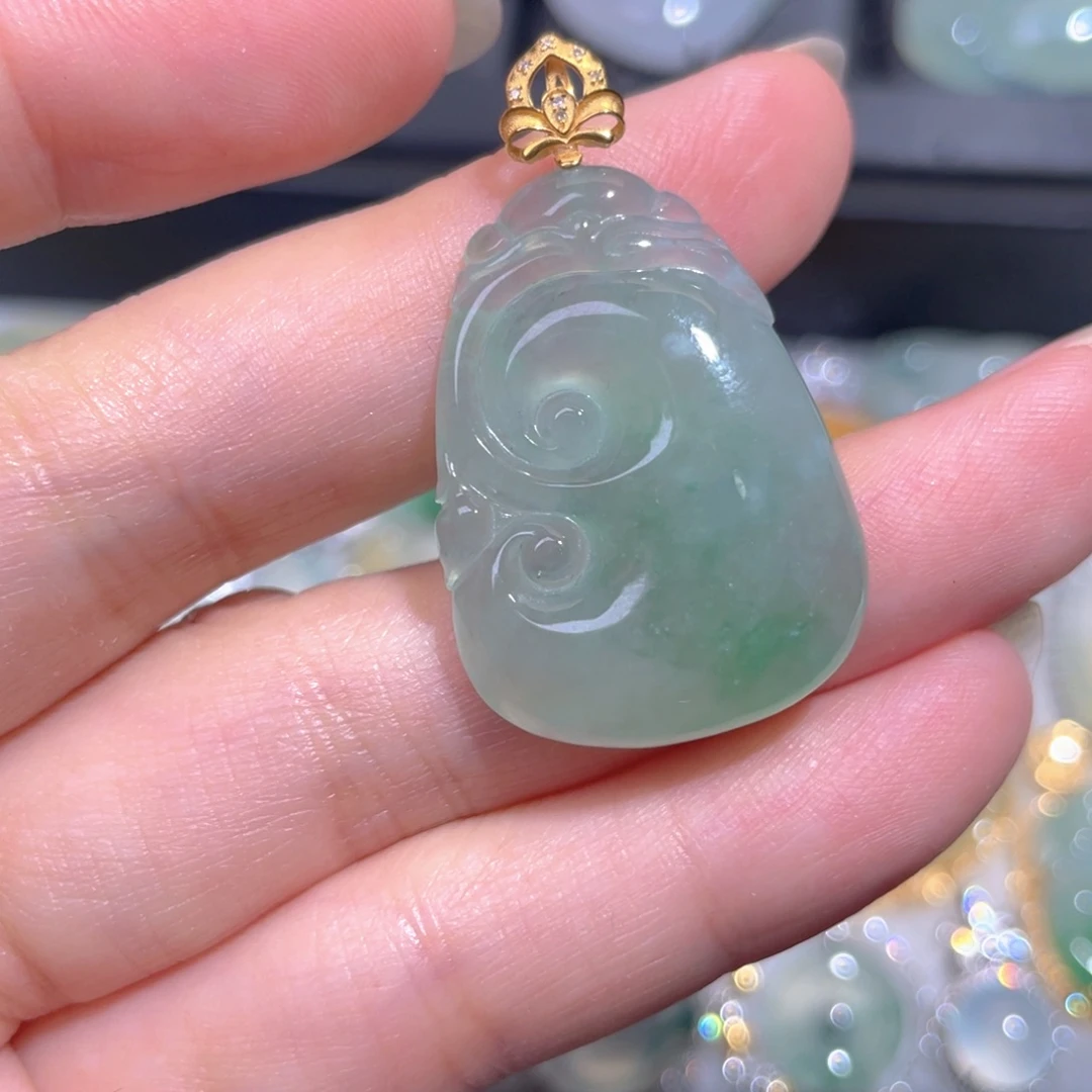 颈饰18K金镶嵌翡翠翡翠