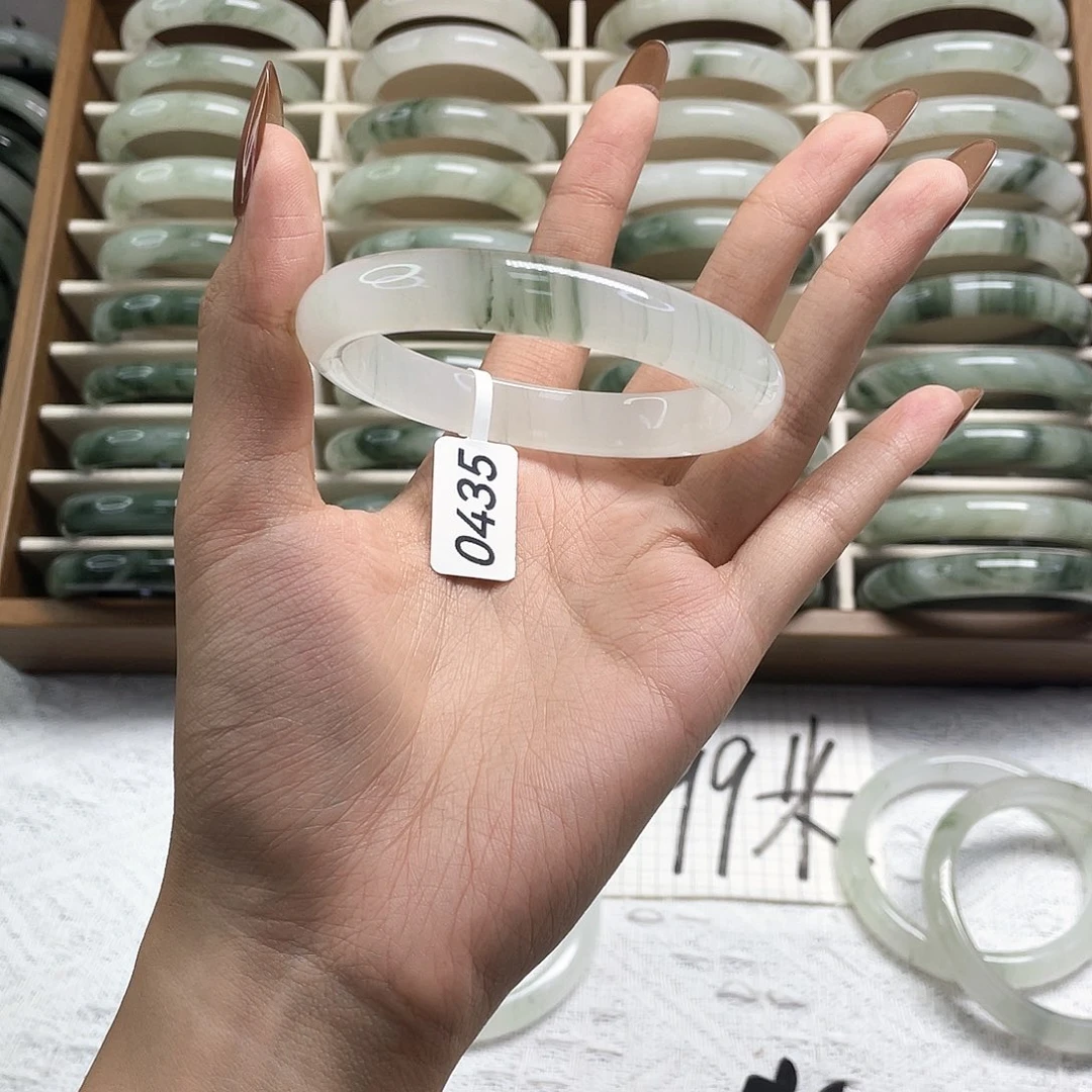 石英质玉未镶嵌手镯0435