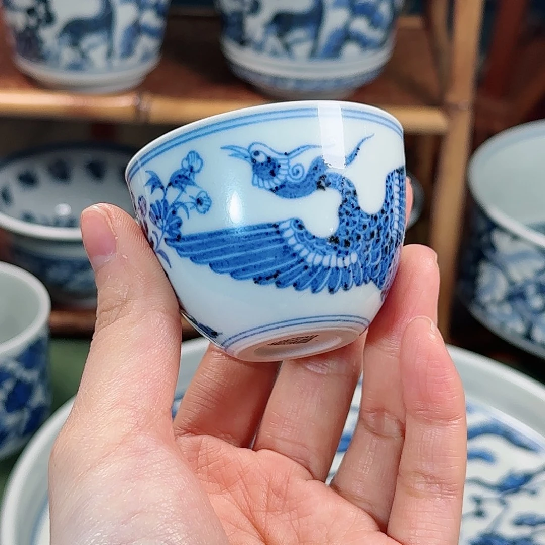 穿花凤纹小杯子明续幽蓝