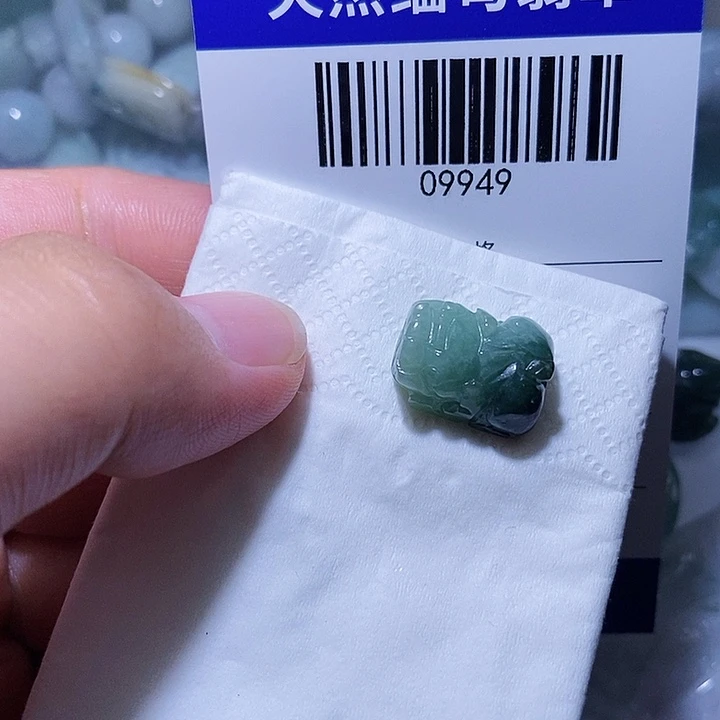 翡翠未镶嵌颈饰天光墟翡翠市场现金代购