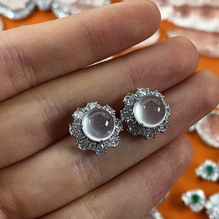 石英质玉未镶嵌颈饰