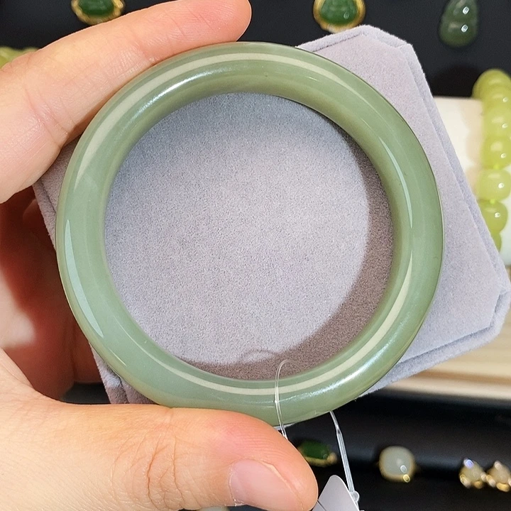 和田玉未镶嵌手镯圈口53