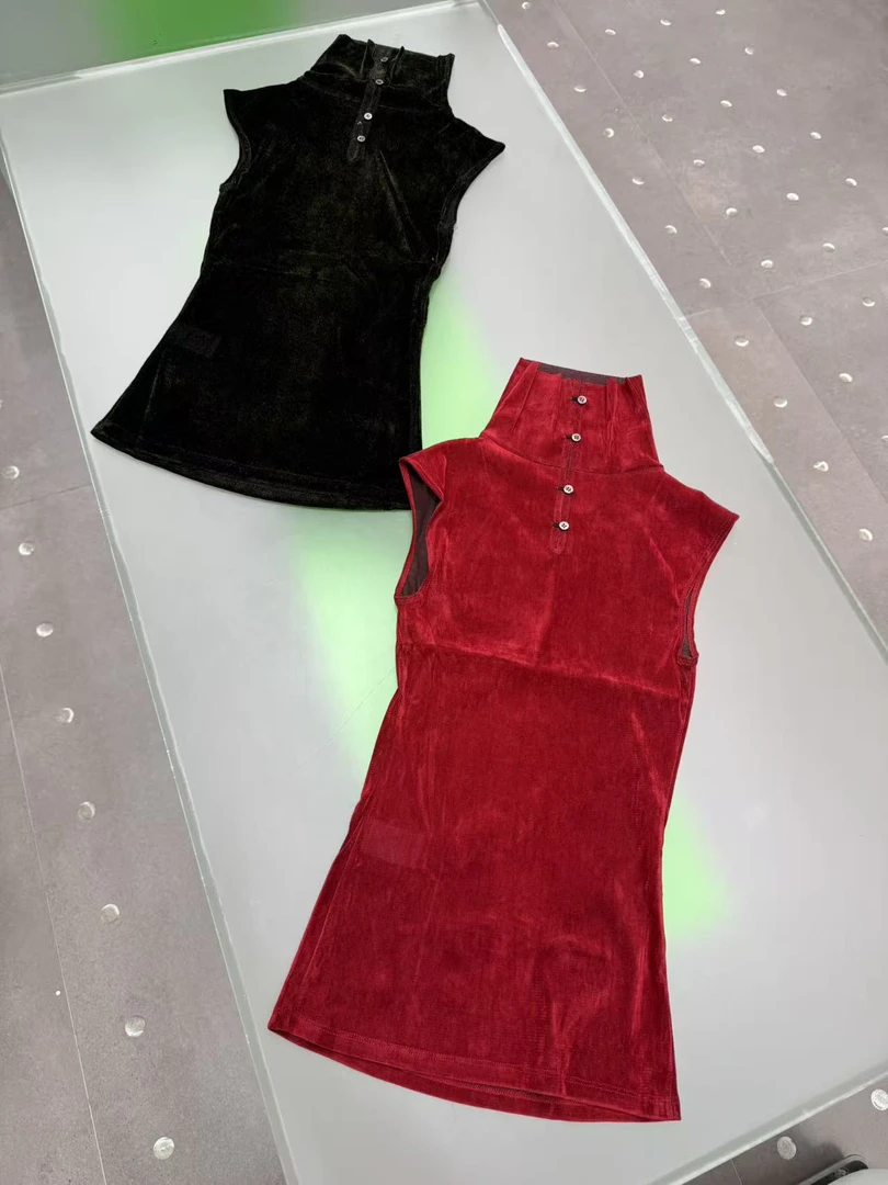 大公爵无袖高领排扣丝绒背心