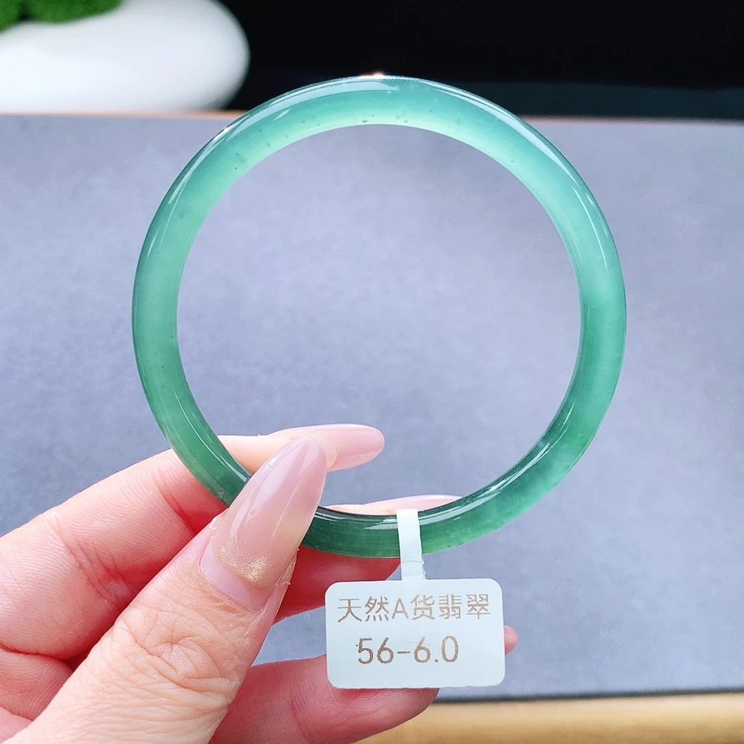 未镶嵌手镯（圆镯）翡翠