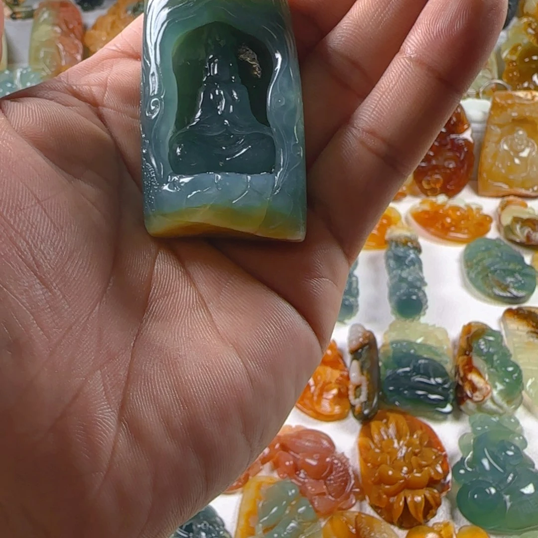 蛇纹石玉颈饰未镶嵌惜*