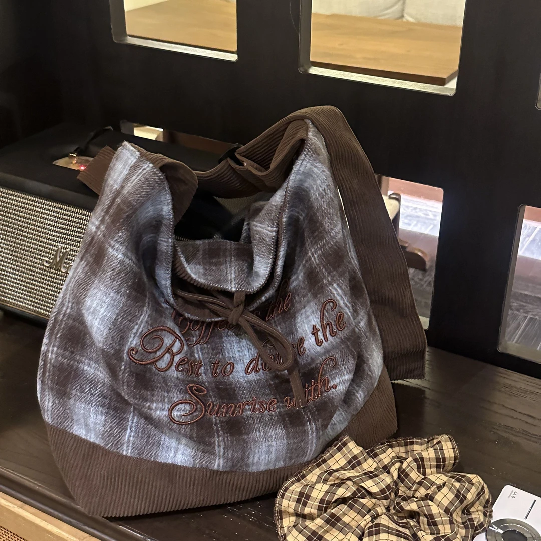 ZY新美拉德蓝撞大容量双面折叠斜挎包慵懒托特通勤休闲单肩格子包