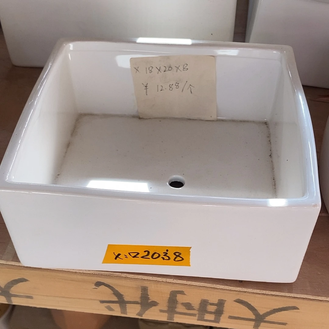 摆件陶盆有孔 瑕疵介意勿拍