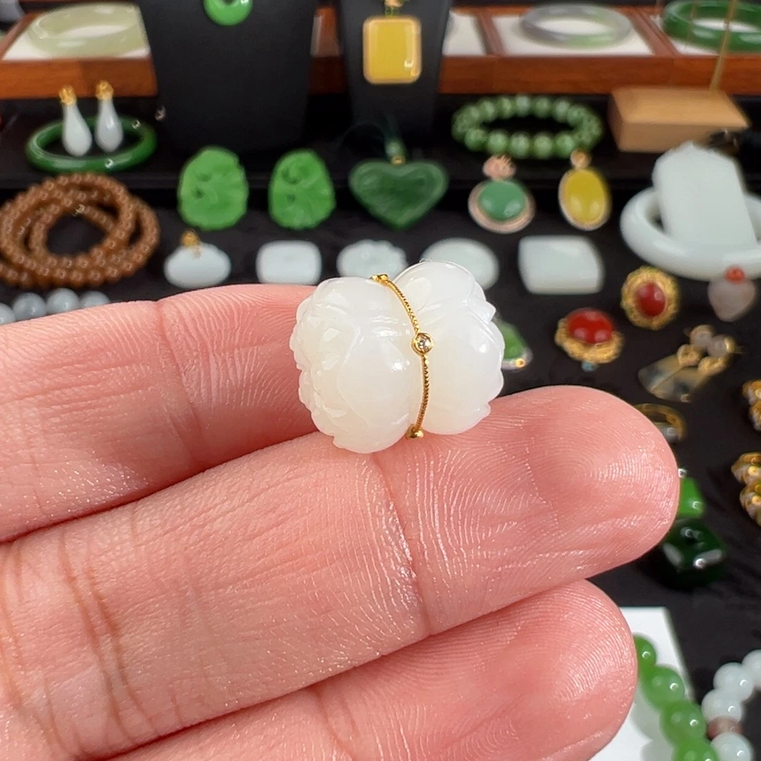 *****和田玉（白玉）未镶嵌颈饰白玉并蒂莲