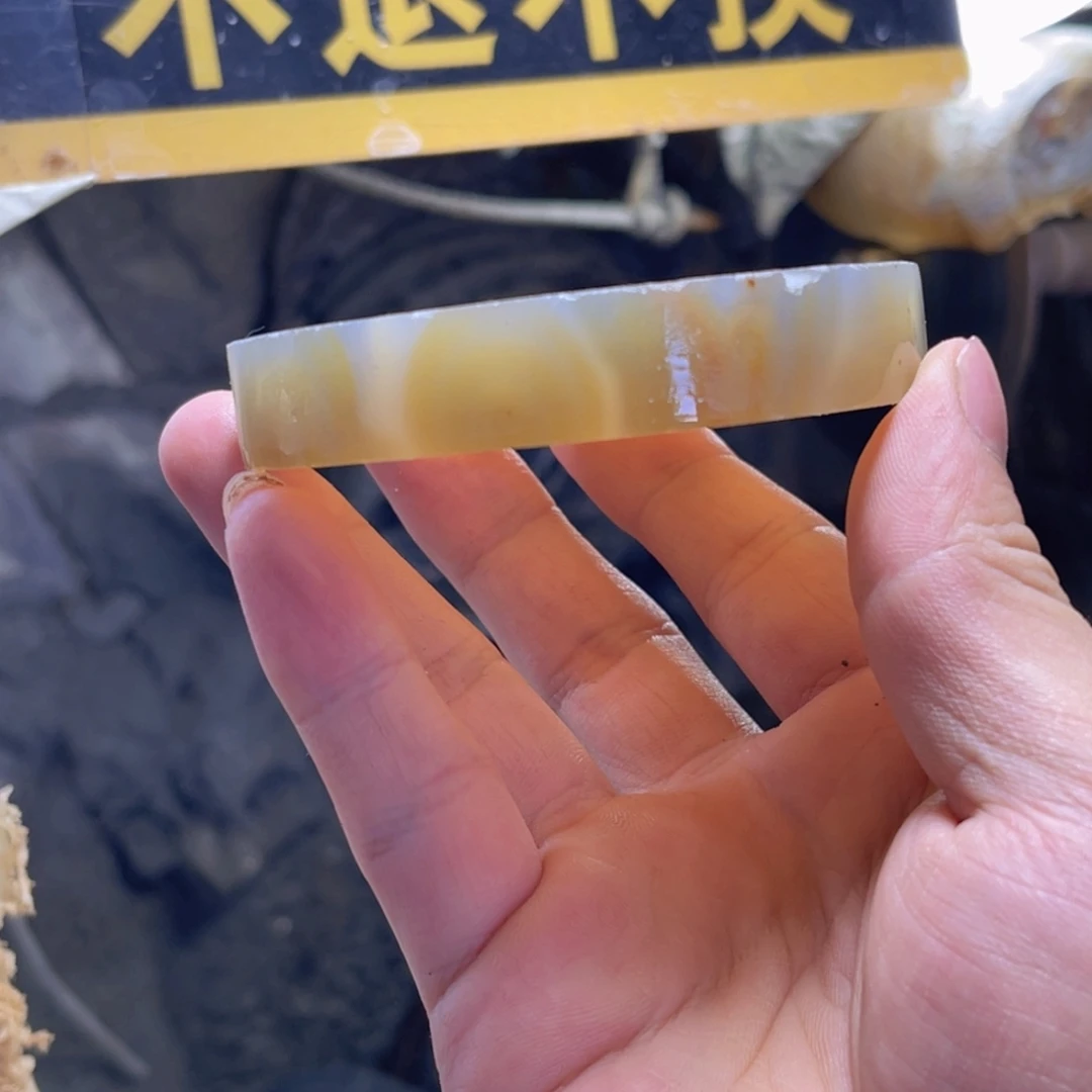 素***藤定制玛瑙手镯工费