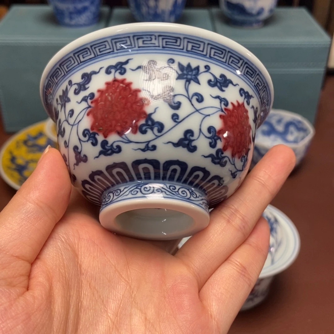 阳春白雪青花釉里红压手