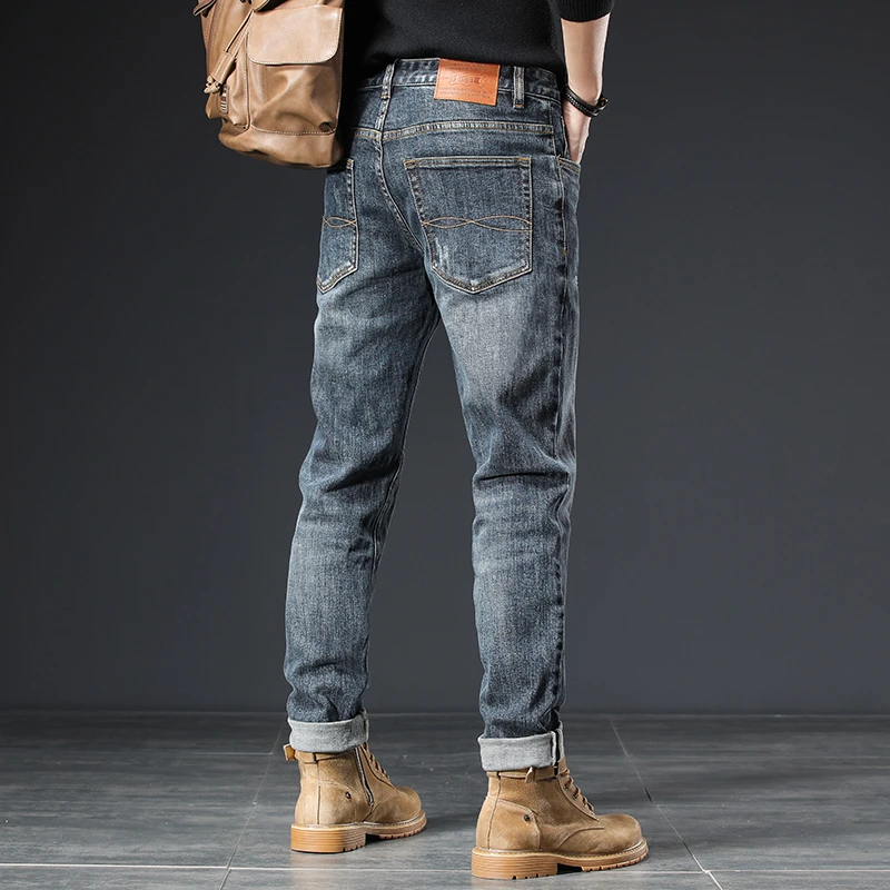 品牌断码清货，高性价比，修身直筒牛仔裤