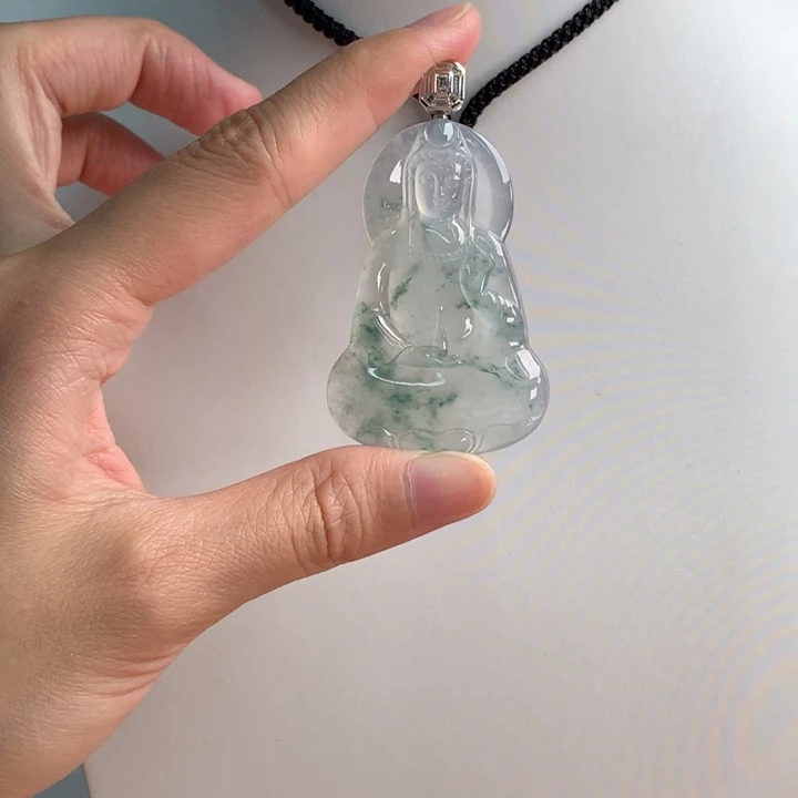 翡翠未镶嵌颈饰……