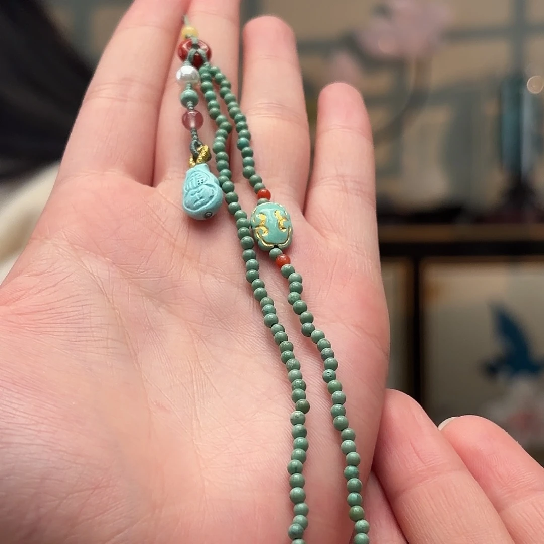 绿松石未镶嵌颈饰