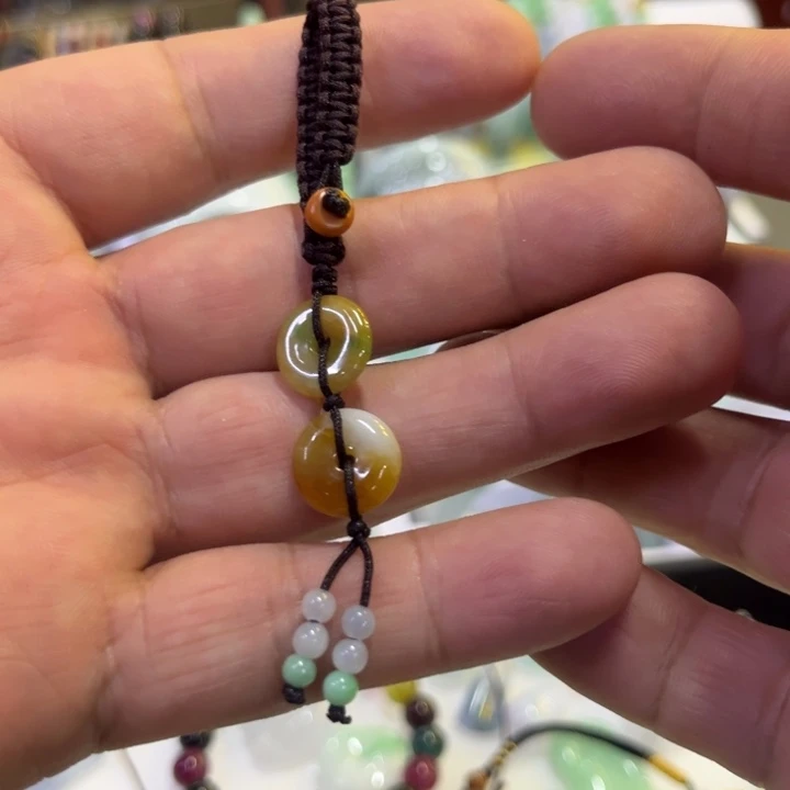 翡翠未镶嵌吊坠(赠链)翡翠钥匙链