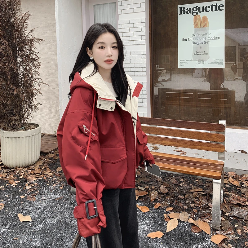 新年圣诞红休闲工装派克棉服女2024冬季新款设计撞色连帽加绒外套