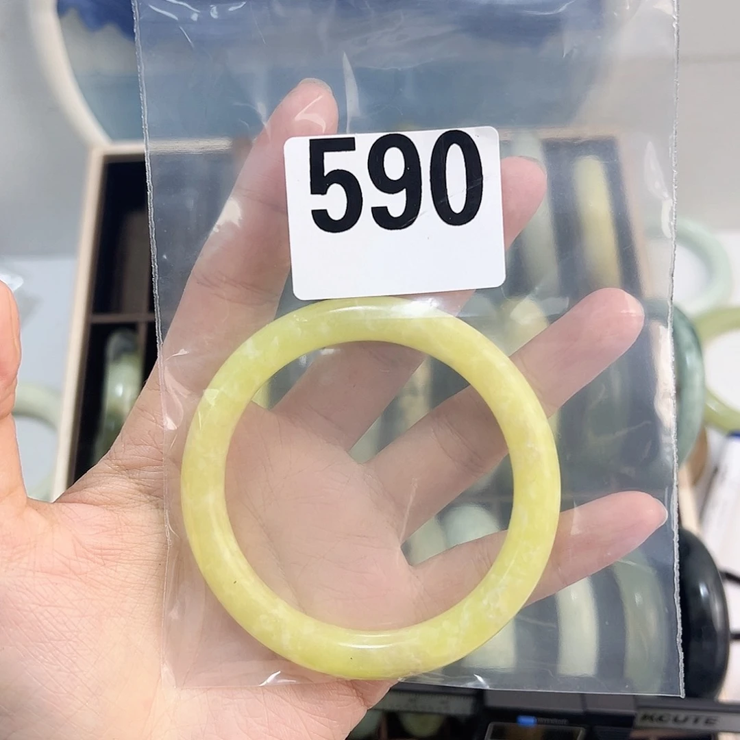 蛇纹石玉未镶嵌手镯家***兽