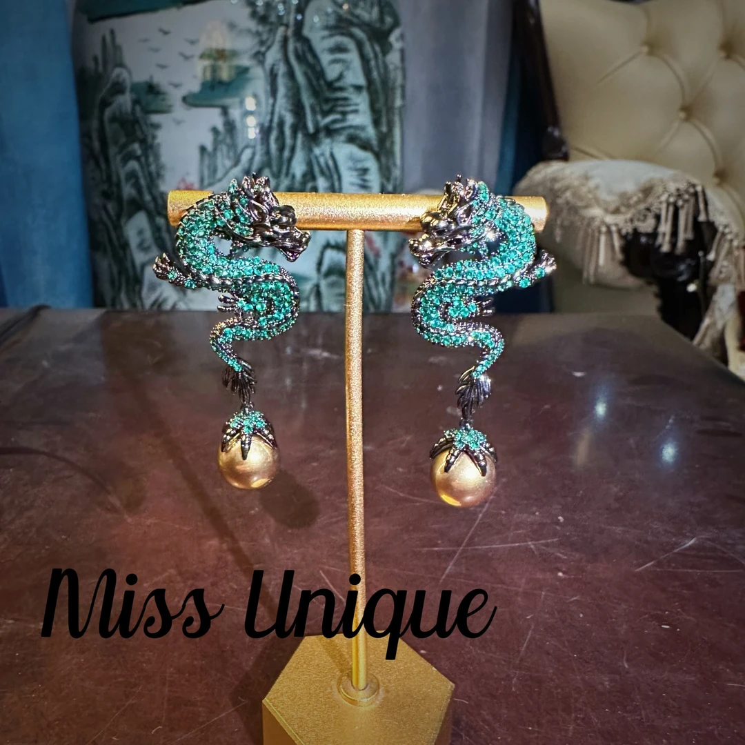 B528绿色龙小珠耳环