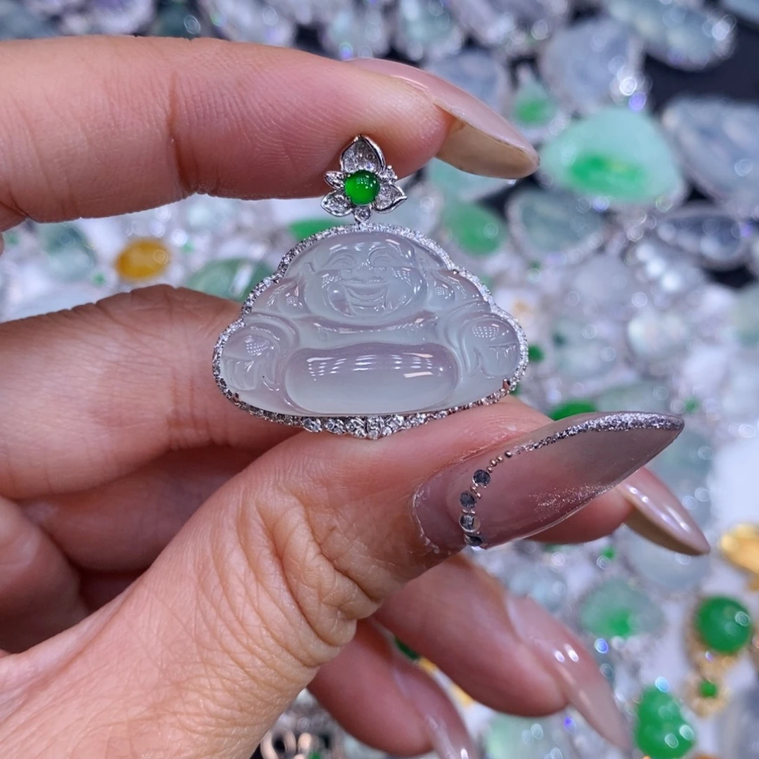 翡翠18K金镶嵌颈饰