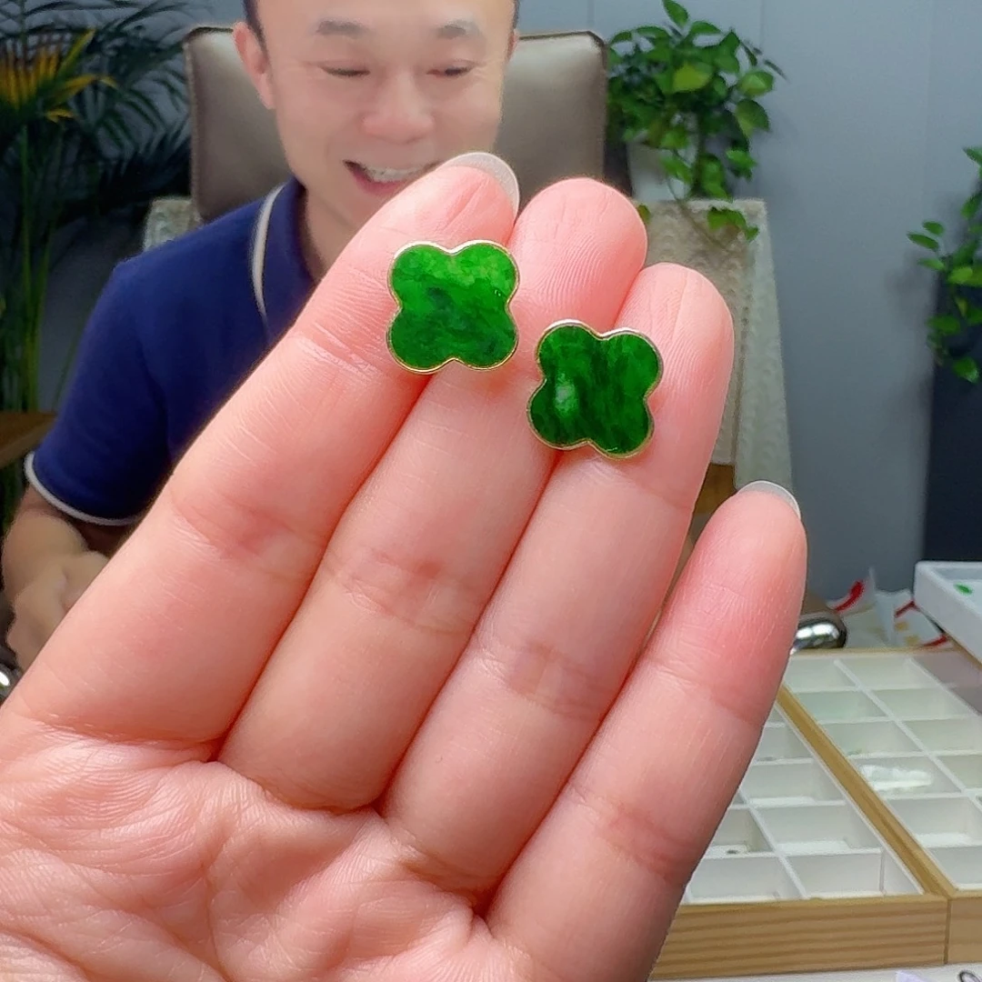 哆***梦翡翠18K金镶嵌耳饰天然