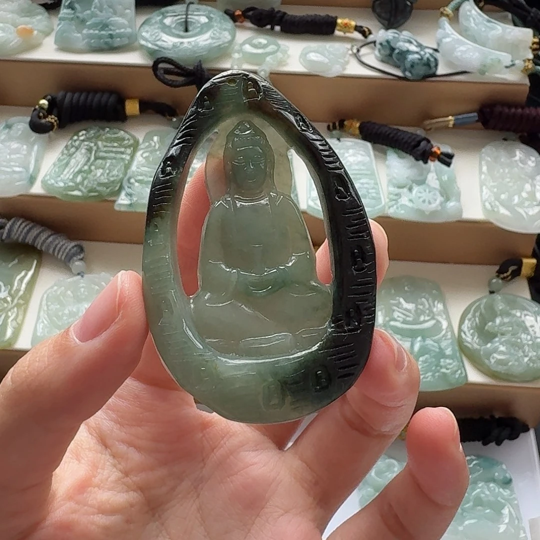 闹***闹翡翠未镶嵌颈饰翡翠
