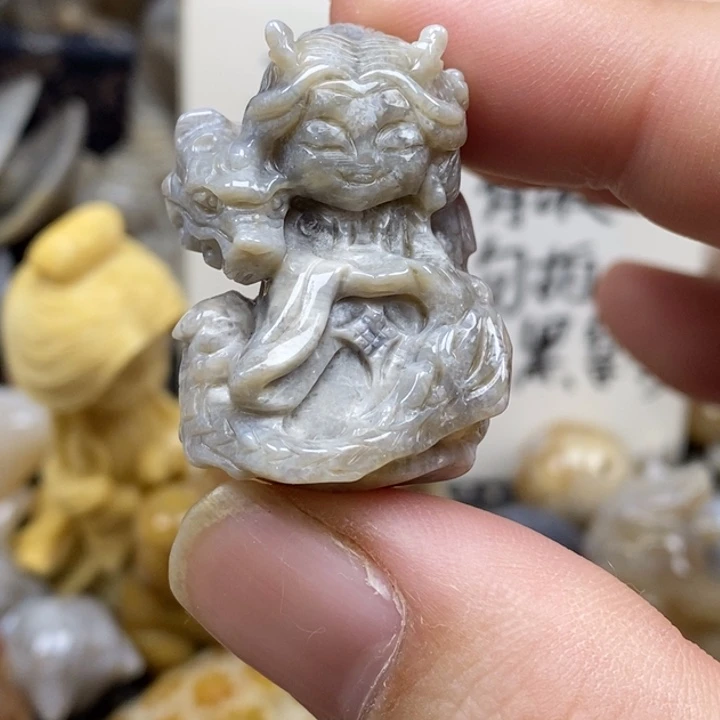 硅化珊瑚（珊瑚玉）未镶嵌颈饰