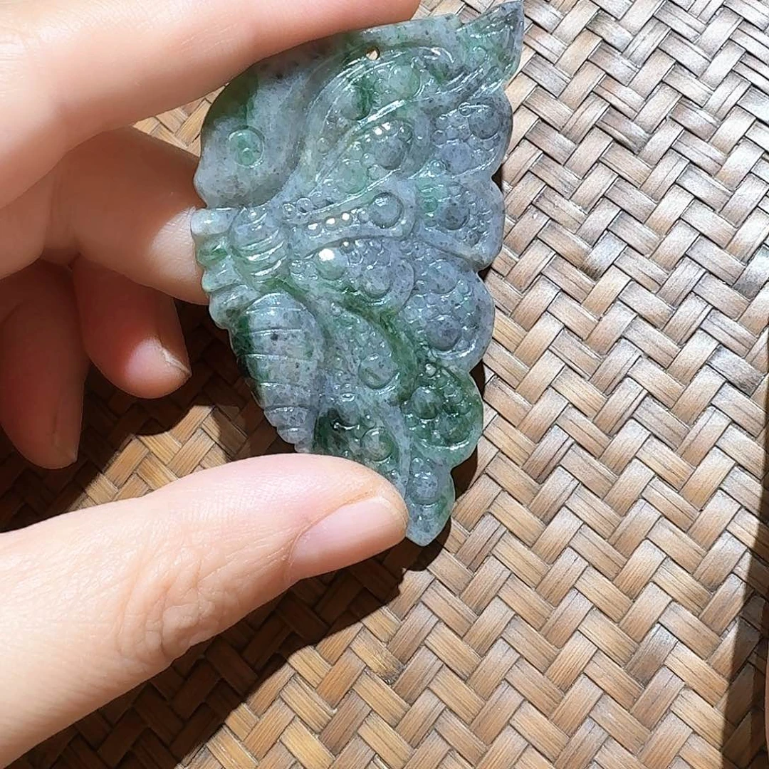 颈饰未镶嵌翡翠难***忆个性十足