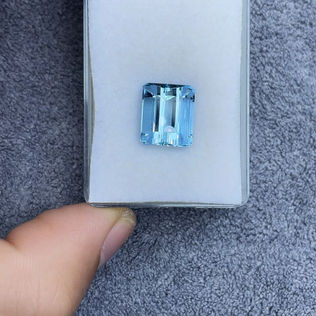 裸石海蓝宝石10.3Ct。