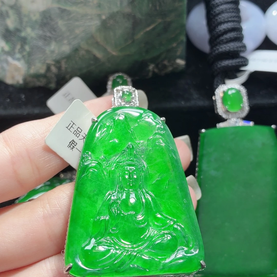 翡翠未镶嵌颈饰11