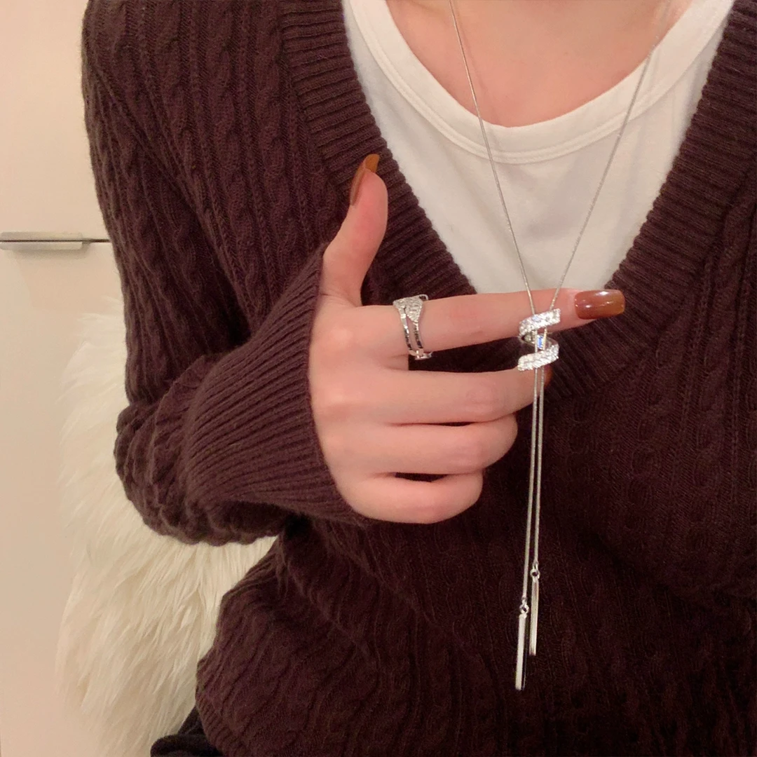 铜合金项链 秋冬轻奢极简风闪锆螺旋项链气质可抽拉毛衣链配饰