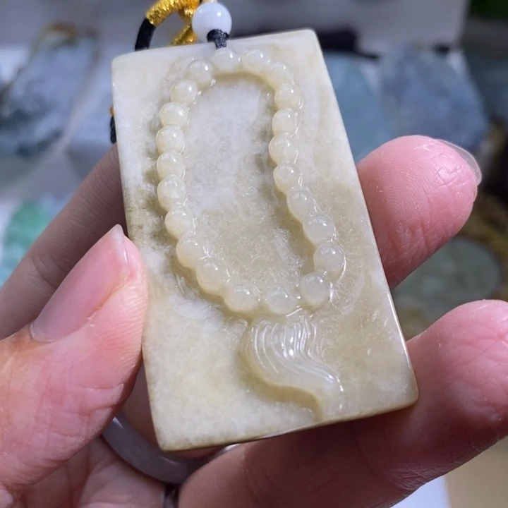 【闪购商品】颈饰未镶嵌翡翠佛