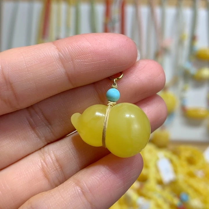 蜜蜡未镶嵌裸石配饰