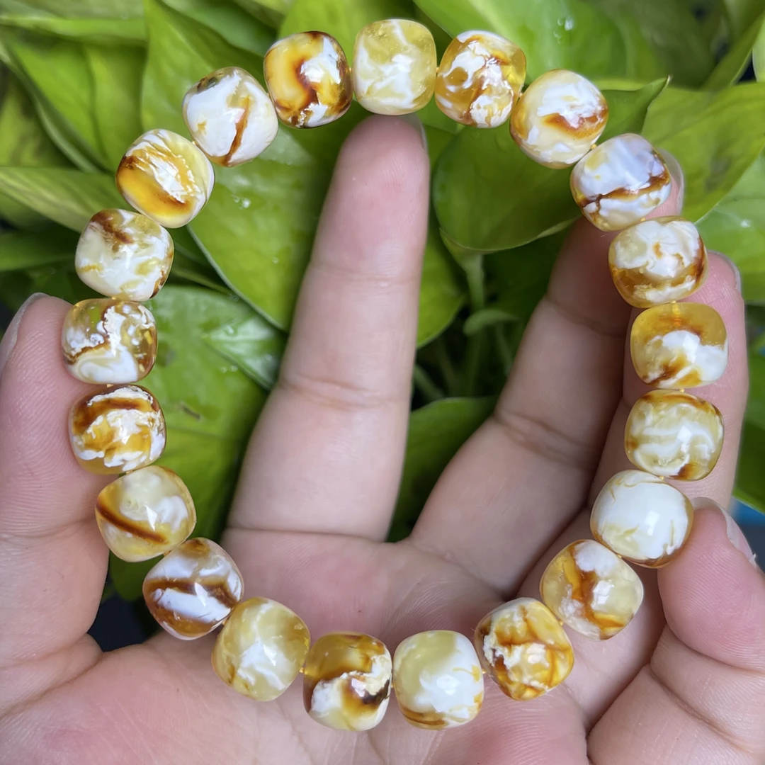 11金磁白溶洞蜜蜡老型手串沁色