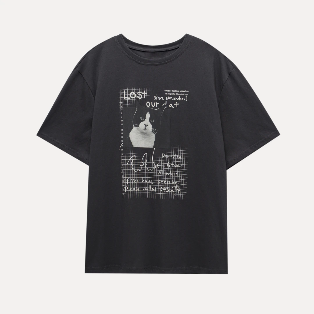 EGGKA【现现】字母小猫图案圆领短袖T恤E25A3849AF