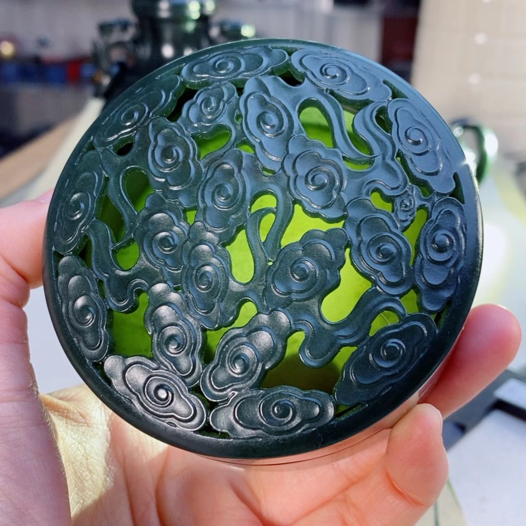 和田玉（青玉）摆件未镶嵌微瑕