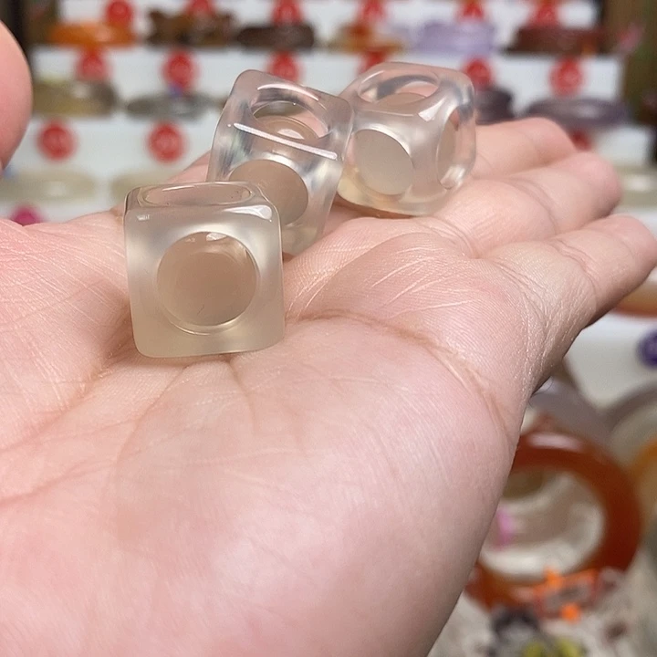 手镯玛瑙/玉髓未镶嵌