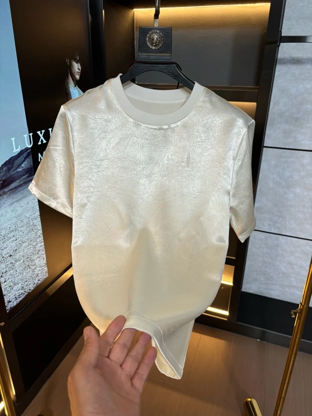 2025夏季新款冰丝皱暗花短袖T恤男装圆领休闲上衣欧货潮宽松时尚