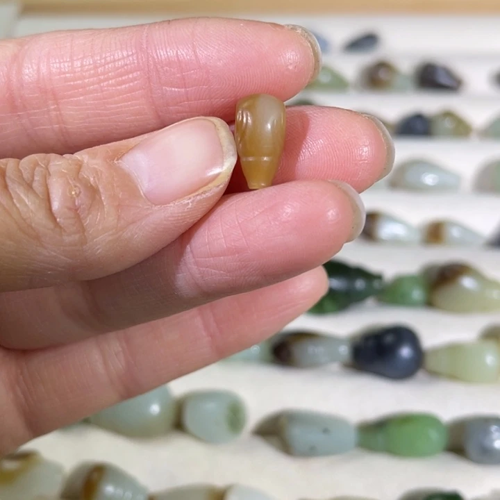 和田玉（糖玉）未镶嵌珠宝半成品