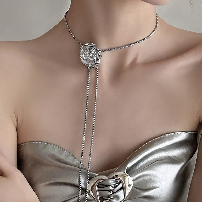 钛钢项链 冷淡风抽拉式玫瑰花项链金属感甜酷锁骨链新款颈链配饰