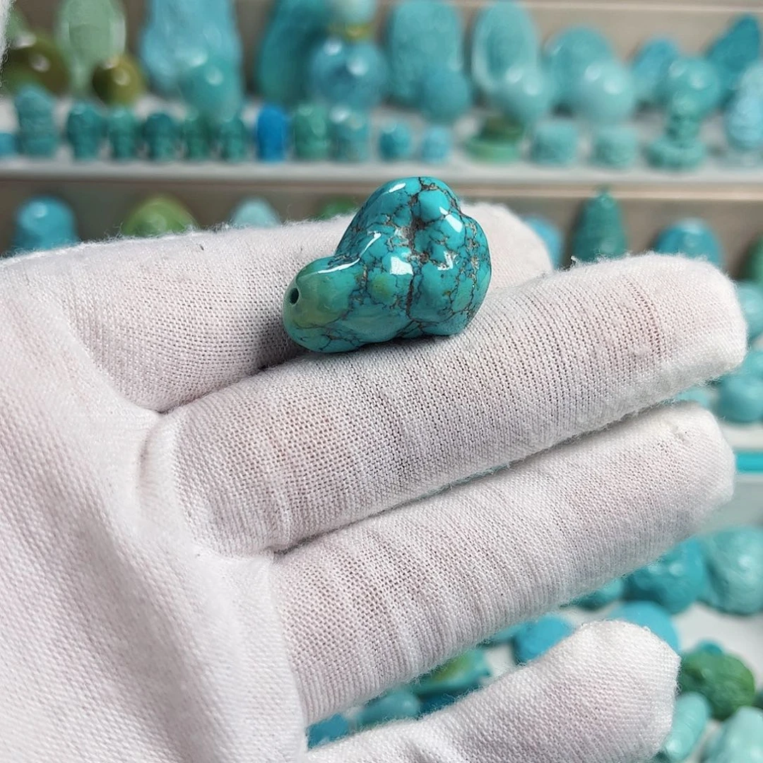 М***к绿松石未镶嵌珠宝奇石